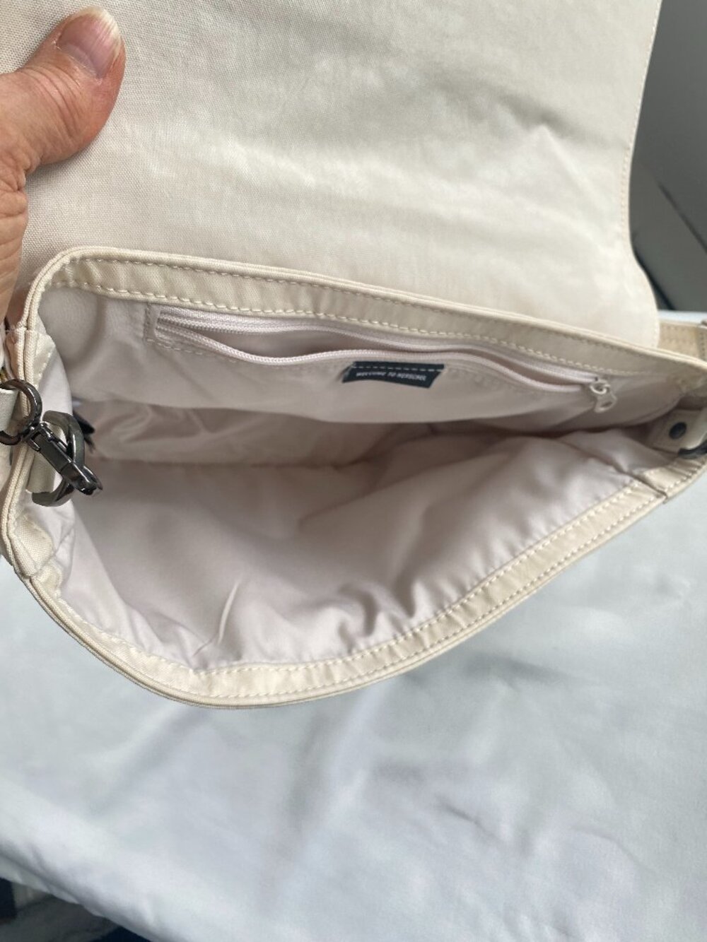 Herschel Orion Retreat Moonbeam Crossbody Bag - Picture 7 of 16